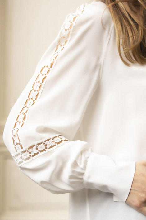 Chemise blanche soie et brodée pour femme